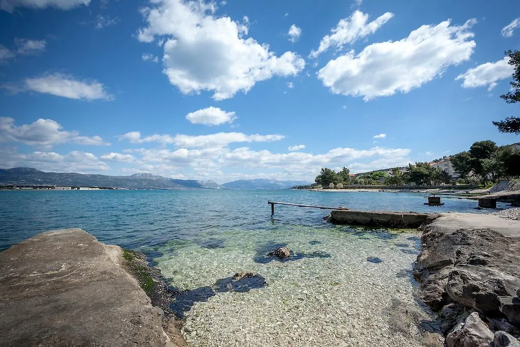 Apartment Toni Τρογκίρ